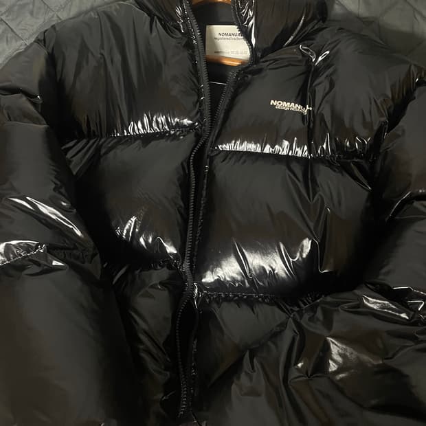 노매뉴얼 LUK DUCK DOWN 글로시 블랙 패딩