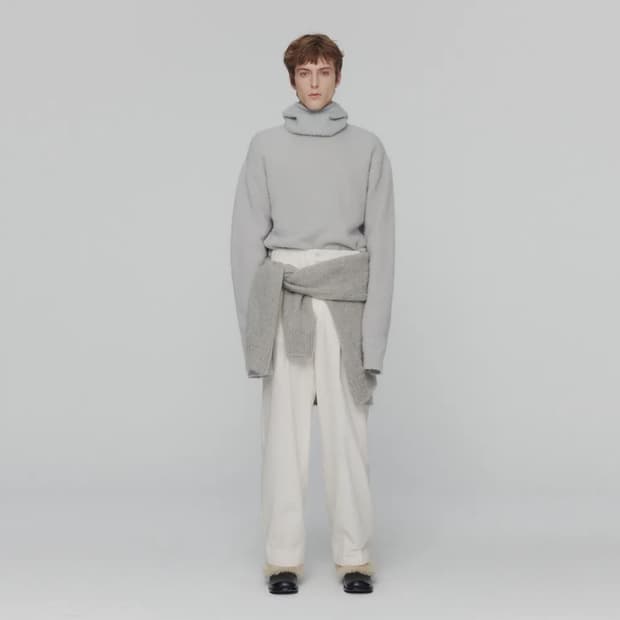 FLUFFY BRUSHED LONG SLEEVE KNIT