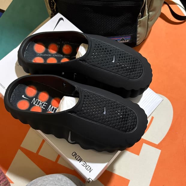 나이키 마인드 001 블랙 크롬 270