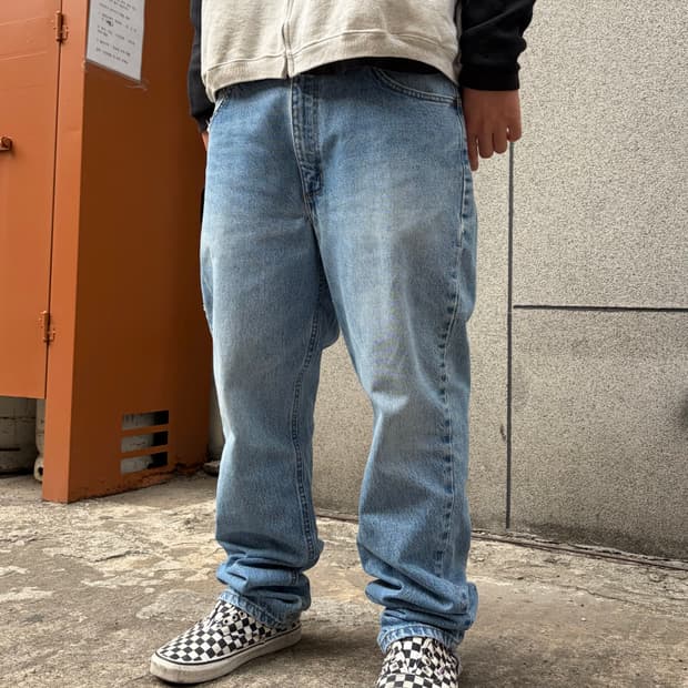 00’s Carhartt cracked washed denim pants