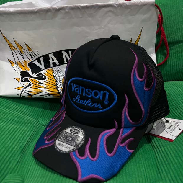 새상품 밴슨 플레임 트러커캡