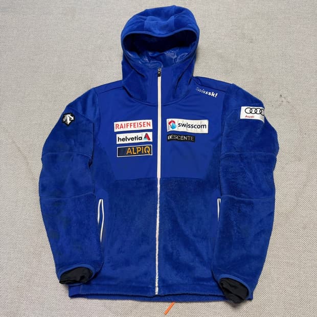 데상트 아우디 플리스 후드집업 자켓