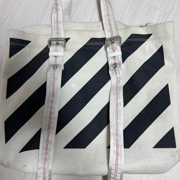 오프화이트 도트백 팝니다