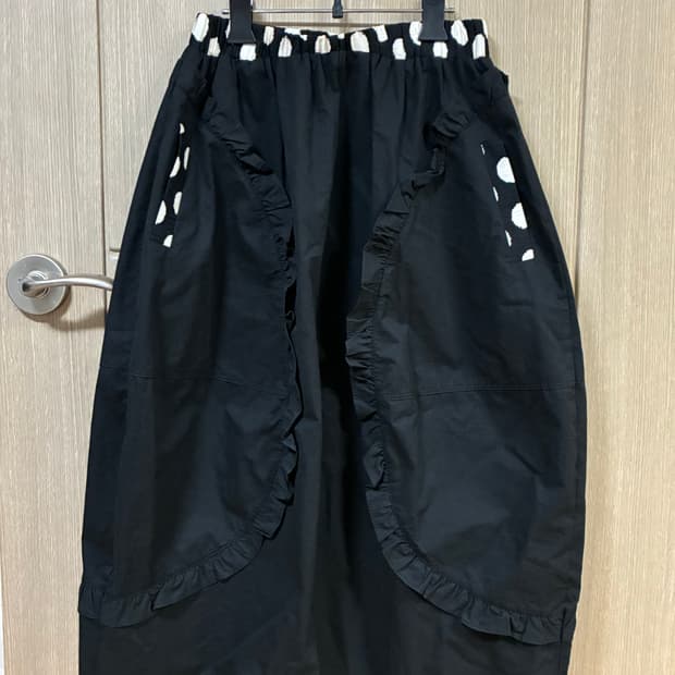 프릴 도트 밴딩 스커트