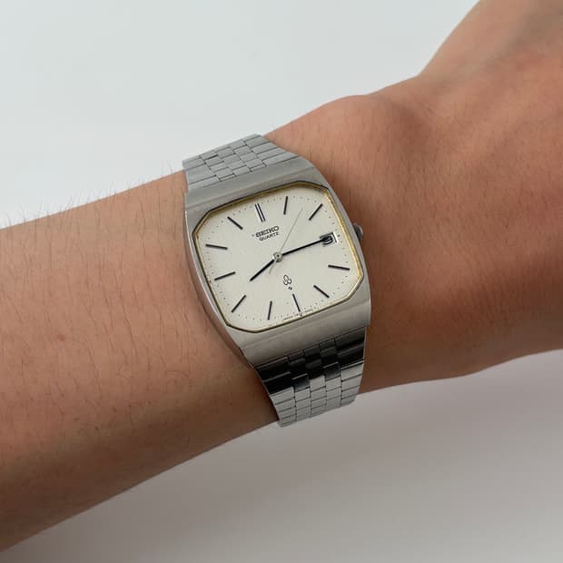 70s emblem silver square quartz