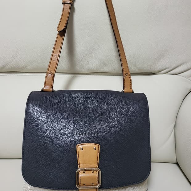 버버리 크로스백 