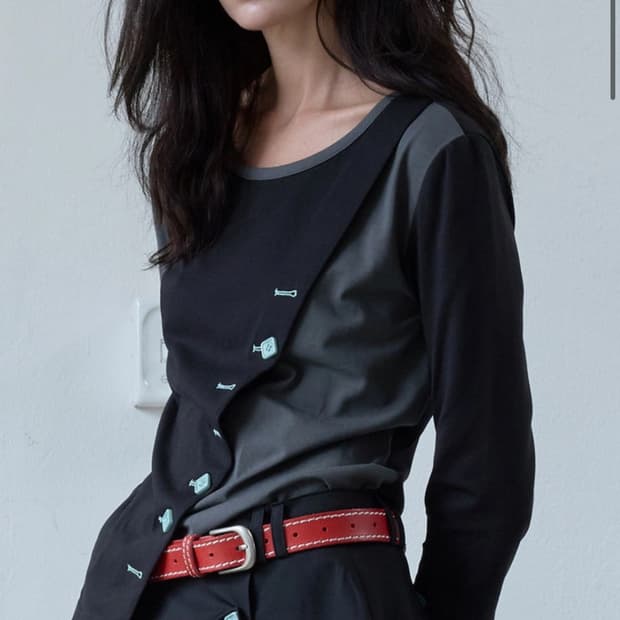 헤레틱 버튼 크로스 티셔츠 블랙