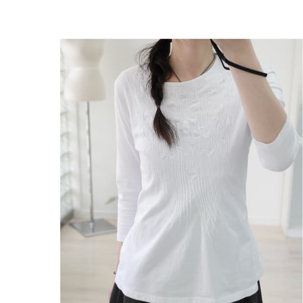 Dot pleats white sleeve