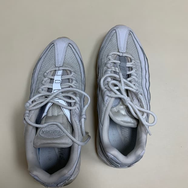 [250] 나이키 NIKE 에어맥스 95 에센셜 트리플 화이트