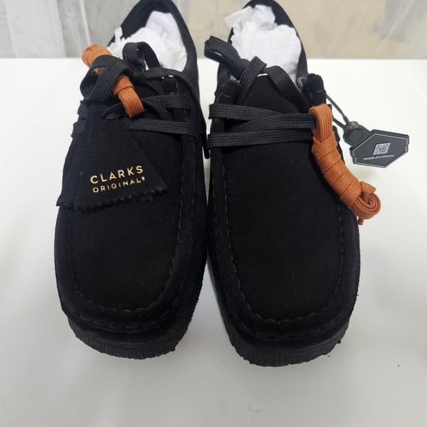 클락스 왈라비 블랙 uk6 250