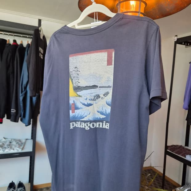 00s patagonia hokusai