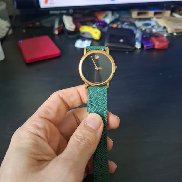 Movado 모바도 뮤지엄 금장 시계
