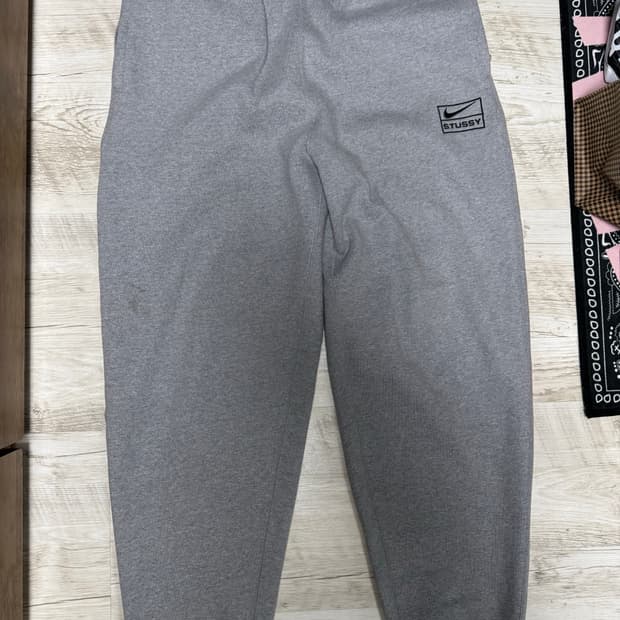 [M] 나이키 스투시 NRG 플리스 팬츠 다크 그레이 헤더