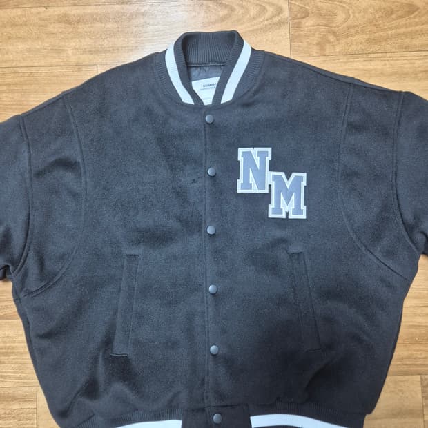 노메뉴얼(NM) 바시티 자켓