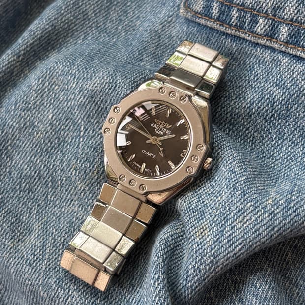 baetting metal watch