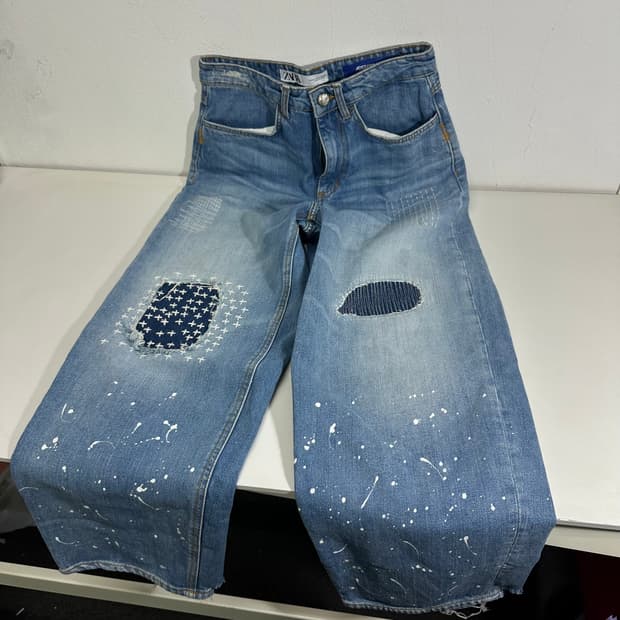 36 아더에러 X 자라 자더에러 연청 패치워크 페인트 데님팬츠