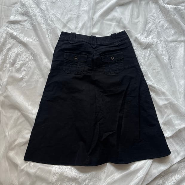 블랙 벨벳 미디 스커트