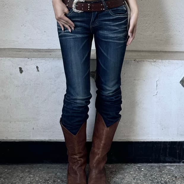 Cracked denim pants