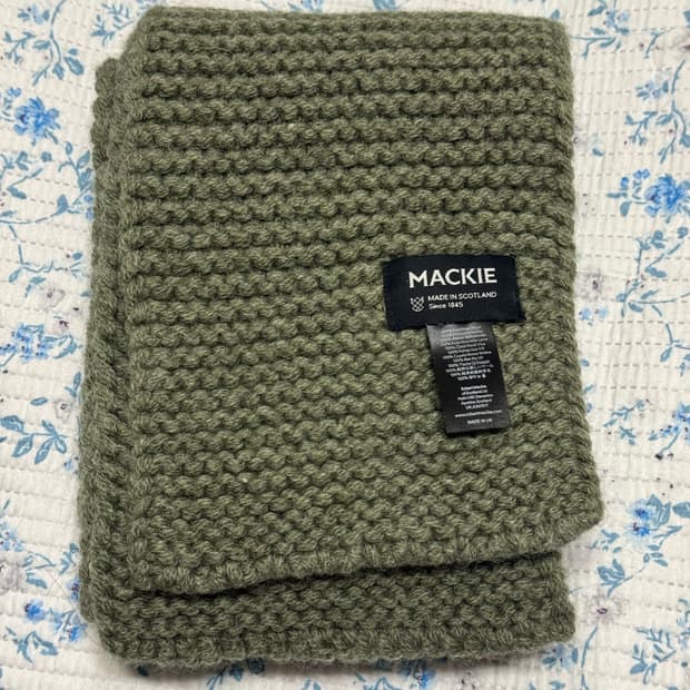 Robert Mackie 머플러