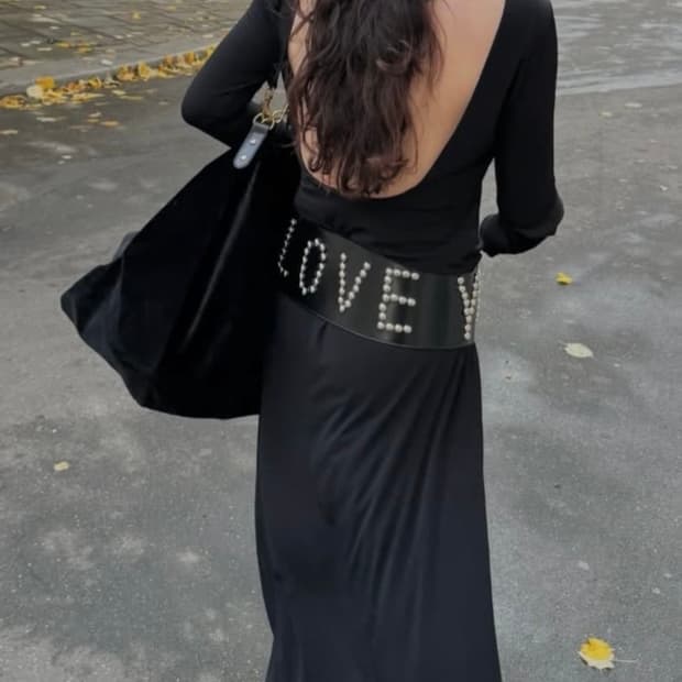 프레클 백리스 맥시 드레스