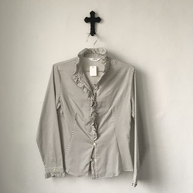 Frill stripe pattern shirt