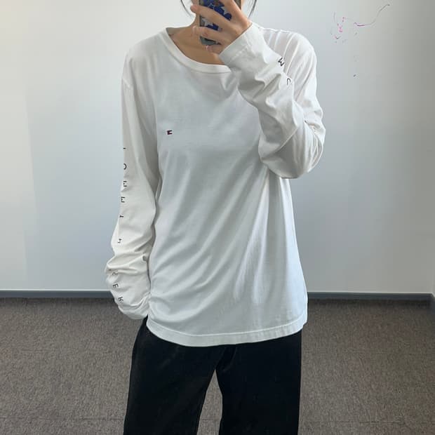 Tommy hilfiger 타미힐피거 사이드로고 화이트 롱슬리브