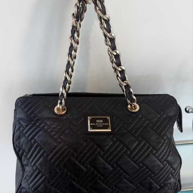 00‘s Balenciaga chain bag