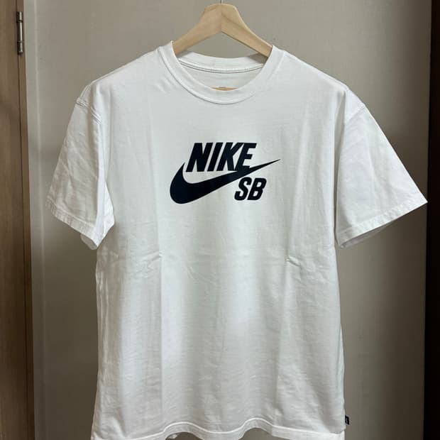 [L]나이키SB 로고 티셔츠 화이트