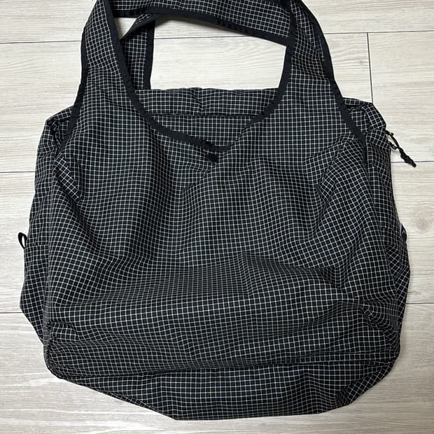 Cayl shell tote
