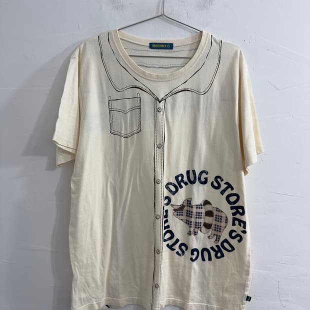 drug store’s printing t-shirt