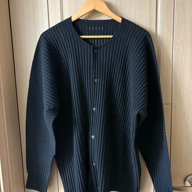 옴므플리세 이세이미야케 스냅 가디건