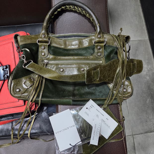 발렌시아가 한정판 르씨티 미듐