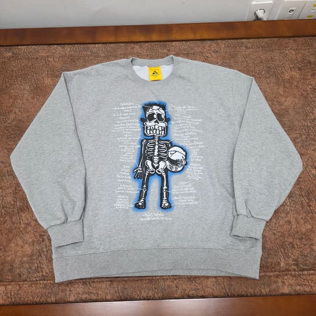 바이어텐션 루즈핏 맨투맨