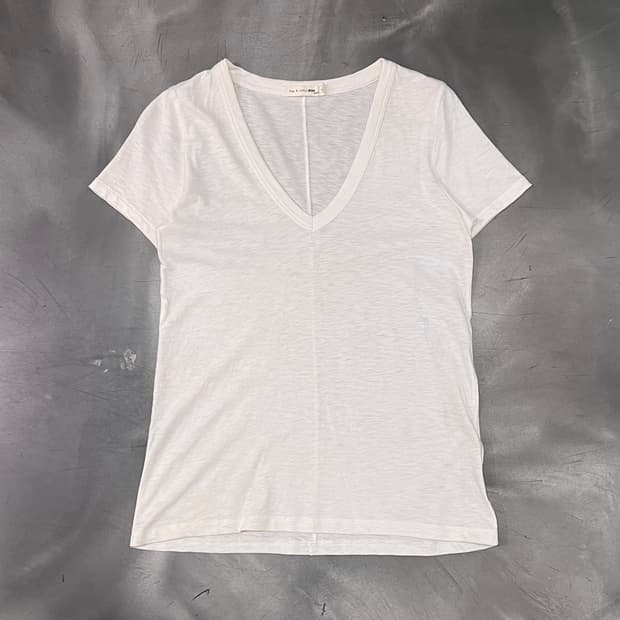  랙앤본 진스 브이넥 반팔티 y16080