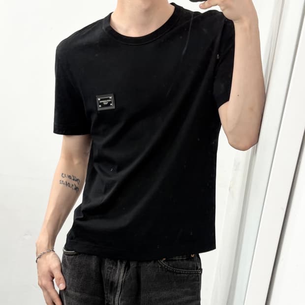 돌체앤가바나 신형 로고 태그 반팔 티셔츠
