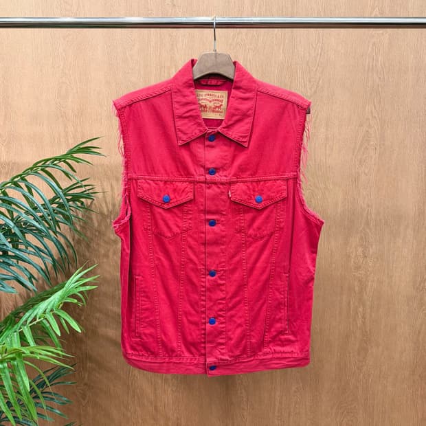리바이스 데님 베스트 컷오프 슬리브 웨스턴 로켓 레드 탭 디테일 레드