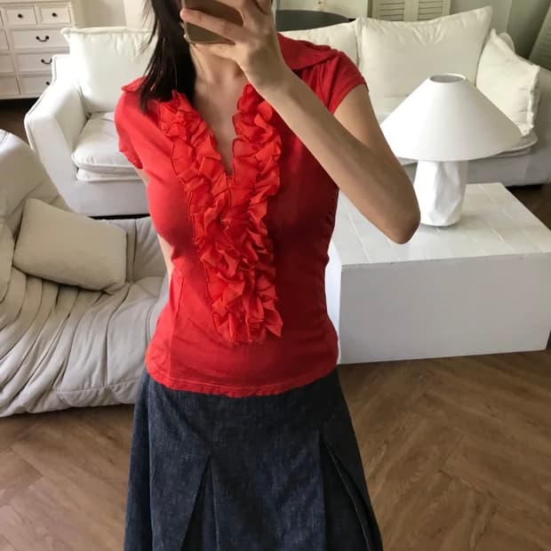 나우시카 레드 블라우스