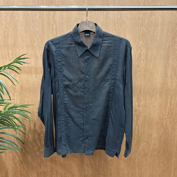 휴고 보스 긴팔 시스루 셔츠 절개 디테일 레귤러핏 차콜