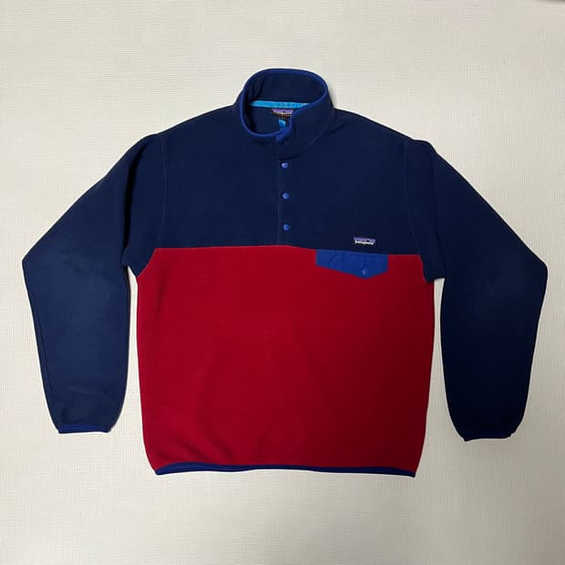 파타고니아 신칠라 네이비/레드