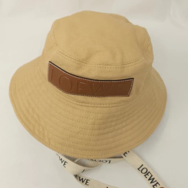 로에베 로고 스트랩 버킷햇 베이지