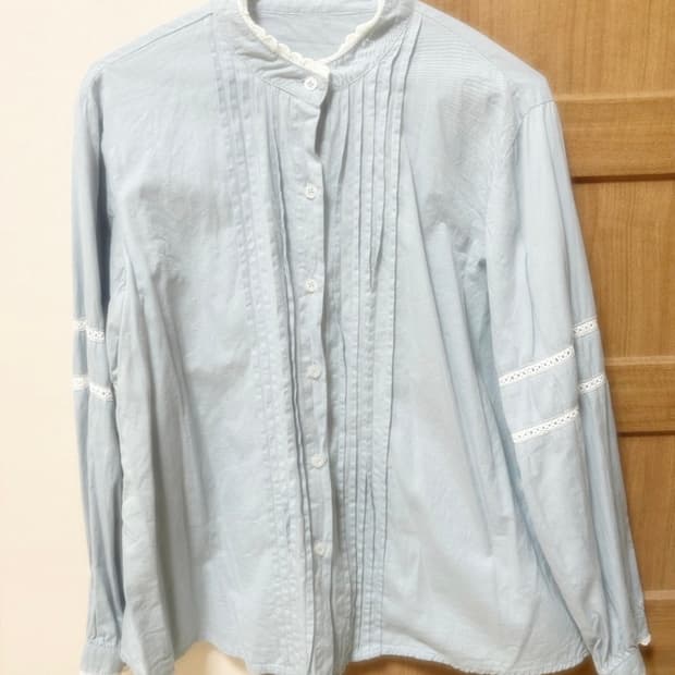 ☁️ 맑은 하늘을 닮은, 일본 수입 레이스 핀턱 모리걸 셔츠