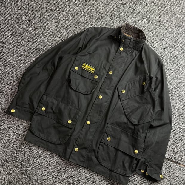 바버 인터네셔널 A7 왁스 자켓 블랙 2915