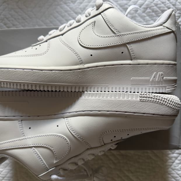 NIKE AIR FORCE 1