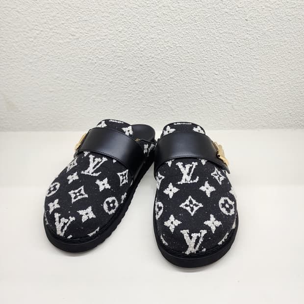 루이비통 1AIDP0 LV 코지 플랫 컴포트 클로그 블랙 37