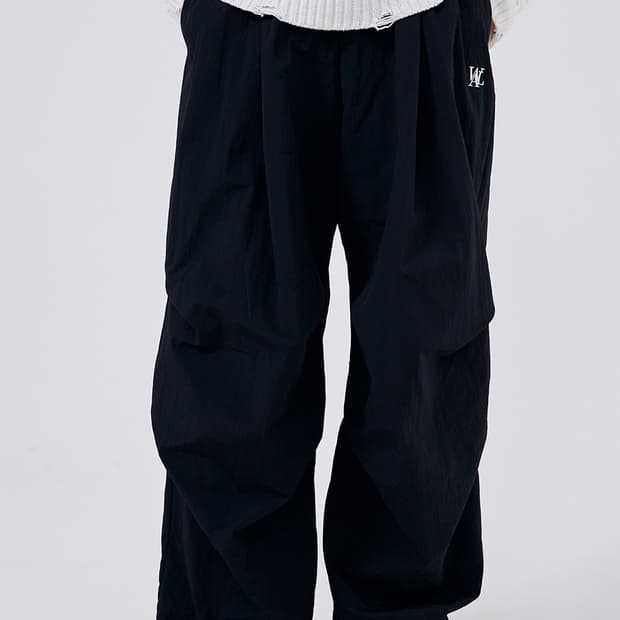 우알롱 Drape nylon wide pants - BLACK
