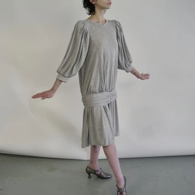 애옹쓰 드레스 그레이