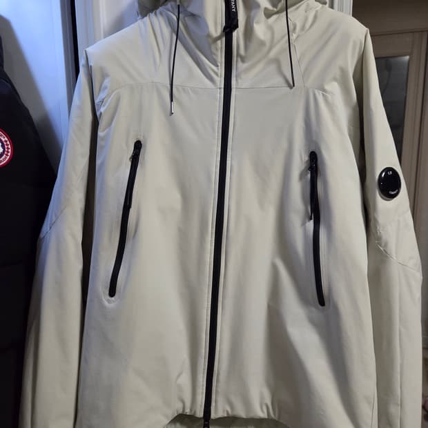 CP컴퍼니  프리마로프트 후드자켓 (48)