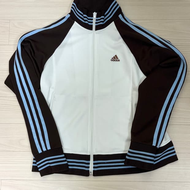 아디다스 하늘 브라운 져지 팔아요