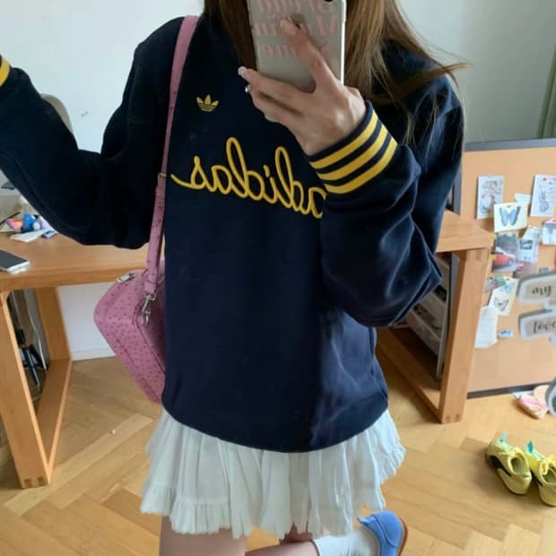 아디다스 브이넥 맨투맨