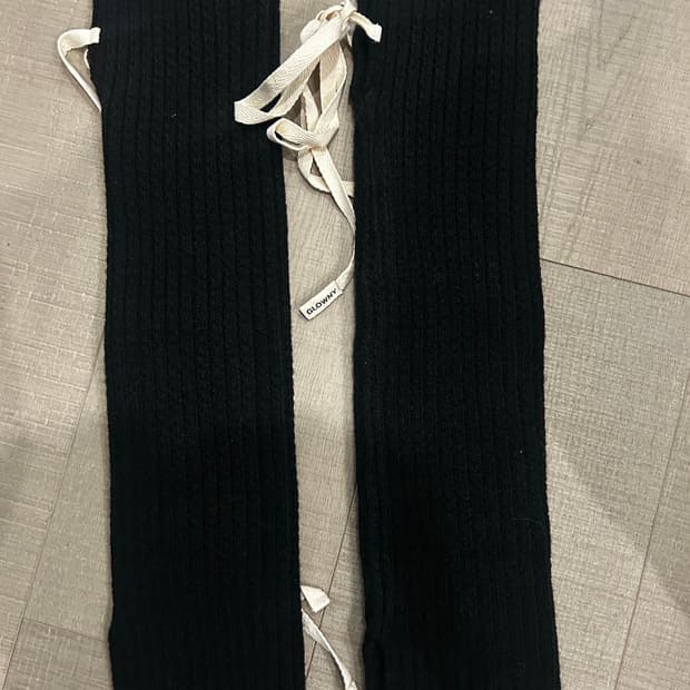 글로니 아이사 레그워머 블랙